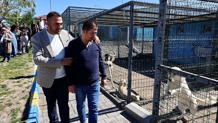 Nevşehir Belediyesi Özel Beşerler Eğitim Merkezi öğrencileri, 4 Ekim Dünya Hayvanları Müdafaa Günü münasebetiyle Nevşehir Hayvan Kasabası’nı ziyaret etti.