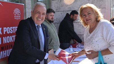 Nilüfer Atatürk posterleriyle donanıyor
