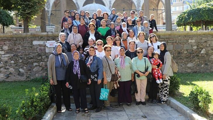 Salihli’den Gelen Kadınlar Manisa’yı Adım Adım Gezdi