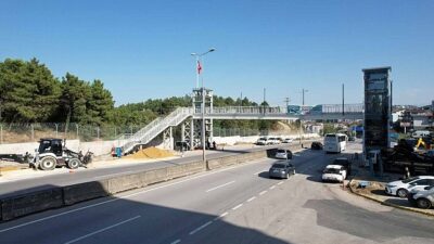 Sezai Karakoç üstgeçidinin asansör kuleleri tamam