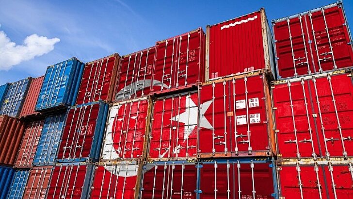 Türk ihracatçısı Cumhuriyetin aydınlattığı yolda yeni muvaffakiyet kıssaları yazacaktır