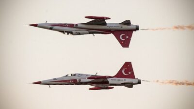 Türk Yıldızları 29 Ekim provasında göz doldurdu