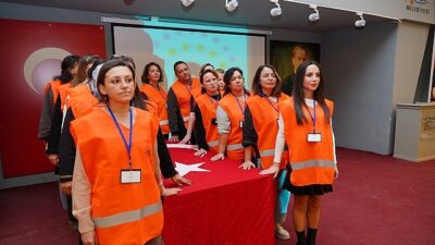 38 saatlik temel birinci yardım kursunu muvaffakiyetle tamamladılar.