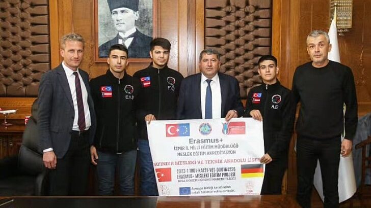 Bayındırlı Öğrenciler Belediye Başkanı Davut Sakarsu’yu Ziyaret Etti