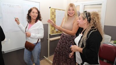 Bayraklı’da bayanlar “Ben de Varım” diyor