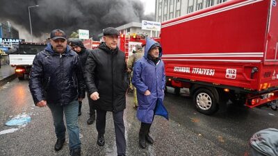 Beylikdüzü’nde fabrika yangını Lider Çalık Can kaybının bulunmaması en büyük tesellimiz
