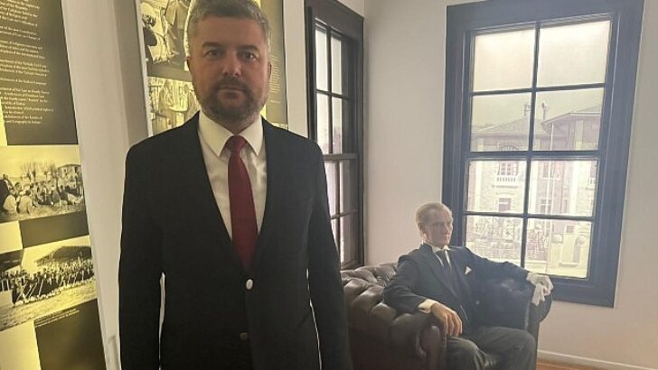 Buca Belediye Başkanı Görkem Duman: “Atam; emanetin ve bize bıraktığın bu ulu bayrak, ebediyen payidar kalacak”