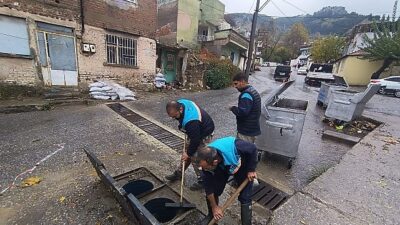 Büyükşehir ve MASKİ Takımları Siddetli Yağış ve Fırtınaya Karşı Alanda