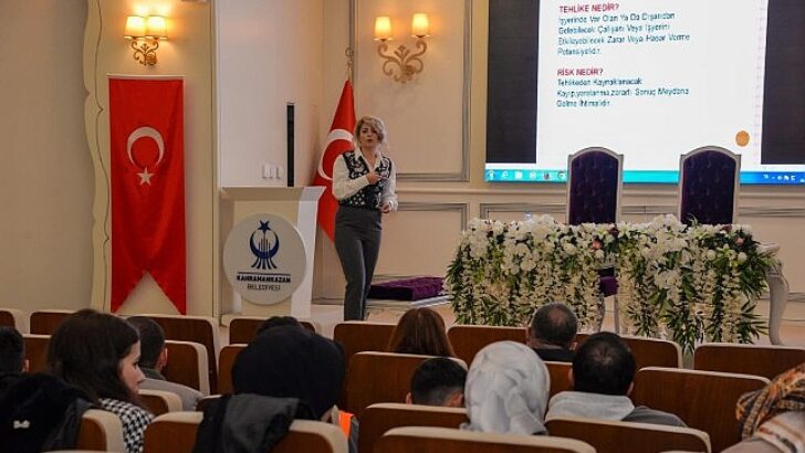 Çalışana iş sıhhati ve güvenliği eğitimi.