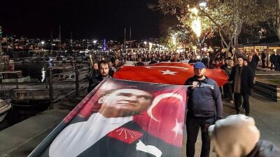 Çanakkale’de Atatürk Sevdalıları, Ata’ya Hürmet İçin Yürüdü