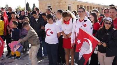 Cumhuriyetin 100 + 1’nci yılda ATA’nın huzurunda
