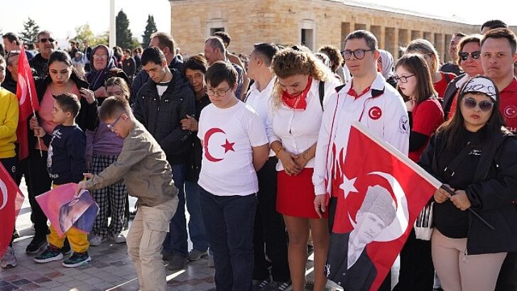 Cumhuriyetin 100 + 1’nci yılda ATA’nın huzurunda