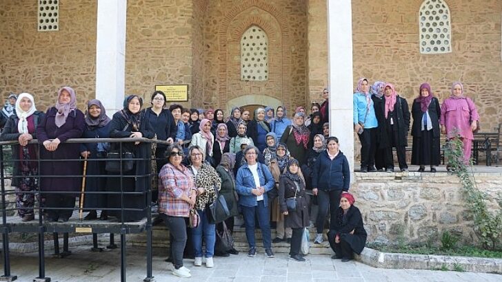 Demircili Bayanlar Adım Adım Manisa’yı Gezdi
