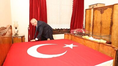 Edremit Ata’sını büyük bir hasretle andı