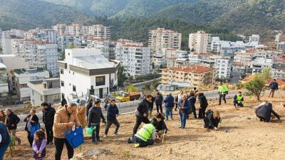 Fidanlar çocuklar için dikildi..