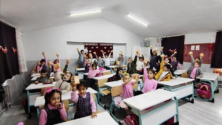İnegöl’de Öğrencilere 26 Bin Kumbara Dağıtılacak