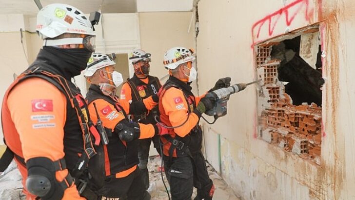 İzmir zelzelesinin yıl dönümünde Buca Belediyesi’ne teşekkür evrakı