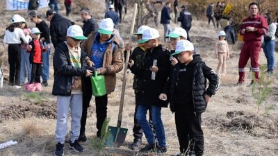 Kahramankazan’da Ulusal Ağaçlandırma Günü kapsamında fidan dikme aktifliği gerçekleştirildi.