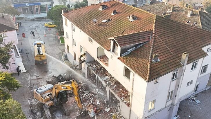 Kandıra Belediyesi Kentsel Yenileme Çalışmasında İlk Adımı Attı.