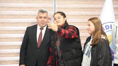 Kandıra Şehit Yavuz Sonat Hoş Mesleksel ve Teknik Anadolu Lisesi Öğrencilerinden Lider Ölmez’e Ziyaret
