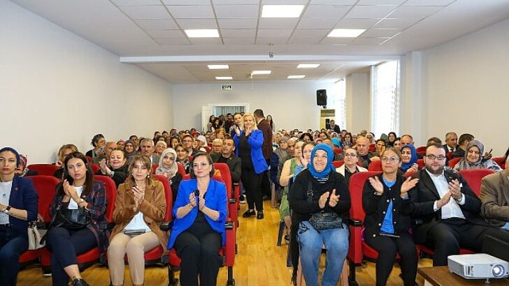 Karabağlar Belediyesi’nden Bağımlılıkla Uğraş Seminerleri başladı