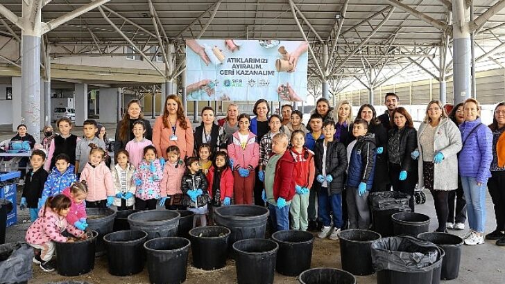 Karabağlar’da çocuklar etrafa sahip çıkıyor