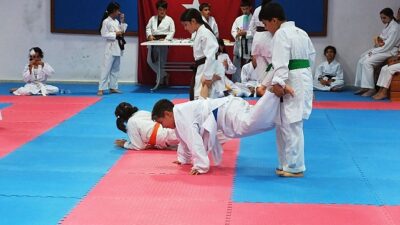 Kemer Belediye karate grubu jenerasyon atladı