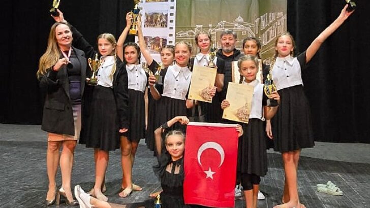 Kemer’in dansçılarından büyük muvaffakiyet