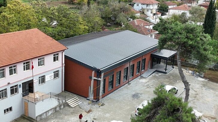 Kızderbent’teki çok maksatlı salonun yüzde 95’i tamam