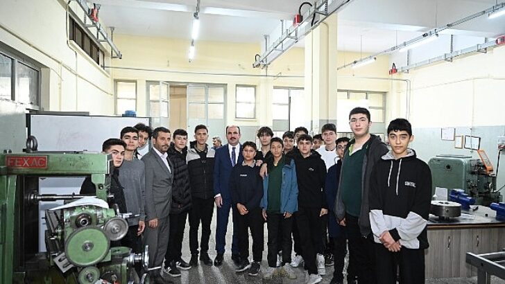 Lider Altay, Selçuklu Mesleksel ve Teknik Anadolu Lisesi Öğrencileriyle Buluştu