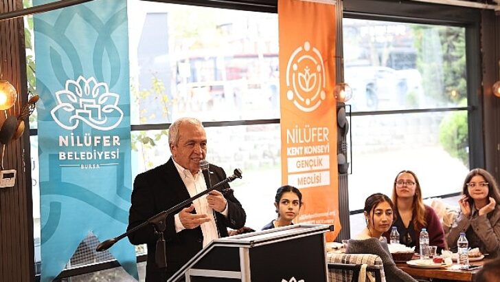 Lider Şadi Özdemir üniversite öğrencileriyle buluştu