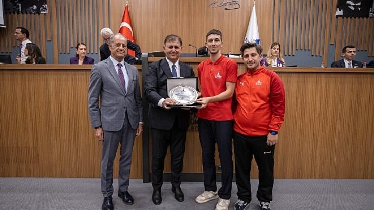 Lider Tugay’dan ulusallık vurgusu