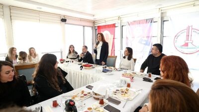 Lider Yıldız Ünsal Öğretmenler Günü’nü kutladı