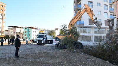Metruk Binaların Yıkımı ile Çiğli’de Trafik Rahatlıyor