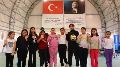 Öğrenciler orta tatillerinde Bilim Köyü’nde eğlenerek öğreniyor