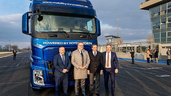 Slovakya’da Hidrojenli Kamyon Ford Trucks dayanağıyla üretildi