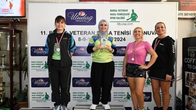 Veteranların masa tenisi heyecanı