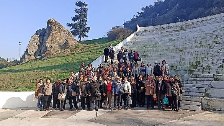 82 Kişilik Akhisarlı Kafile Manisa’yı Adım Adım Gezdi