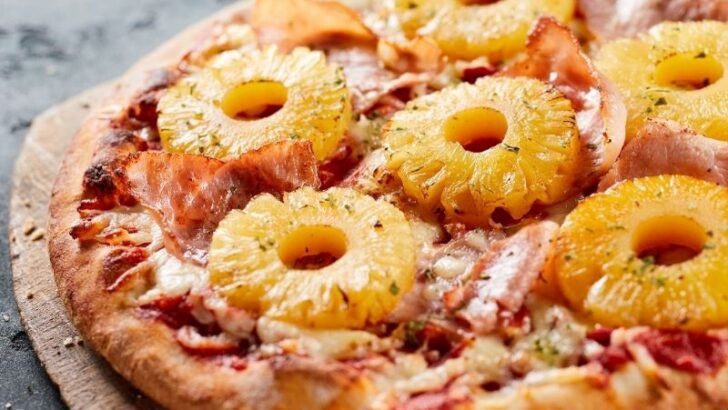 Ananaslı Pizza