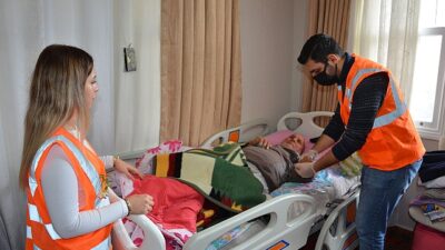 Antalya Büyükşehir Belediyesi Alanya’da hastalara fizyoterapi dayanağı veriyor