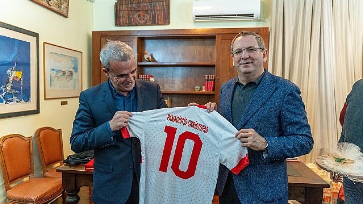 Ayvalıkgücü Belediyespor, Aetos Lutron dostluk maçında Midilli Adası’nda karşılaştı.