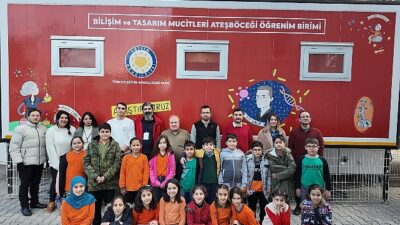 Bager Akbay, MediaMarkt’ın “Eğitimle Daha İyiye” projesi için 4 kentte çocuklara yapay zekâyı anlattı