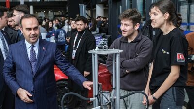 Bakan Kacır’dan Kocaeli’nin teknoloji takımlarına övgü; “Kocaeli TEKNOFEST 2024’te büyük işler başardı”