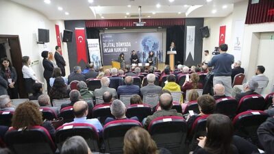 Bayraklı Belediyesinden ‘Dijital Dünyada İnsan Hakları Paneli’ Lider Önal, “Eşit, adil ve özgür bir dünya diliyorum”