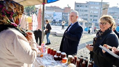 Bergama Belediyesi Üreten Bayanlar İçin Yeni Yıl Pazarı Kurdu