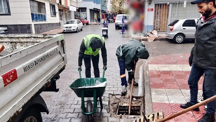 Büyükşehir ve MASKİ Takımları Yağışta Alandaydı