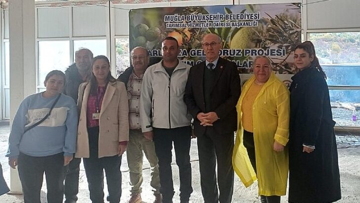 Büyükşehir’den Badem Biti ve Zeytin Zararlılarıyla Uğraş