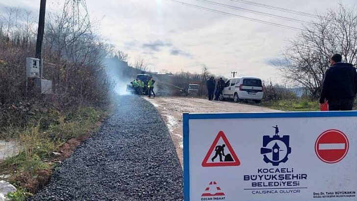 Büyükşehir’den çöken yola anında müdahale