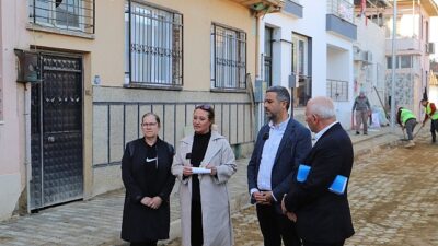 Fen işleri grupları Türkmen Mahallesi’nde sürat kesmeden çalışıyor