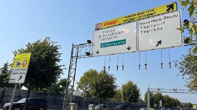 İBB İkaz Tabelalarının İşe Yaramadığı Alt Geçitte Yolun Makus Düşürülecek